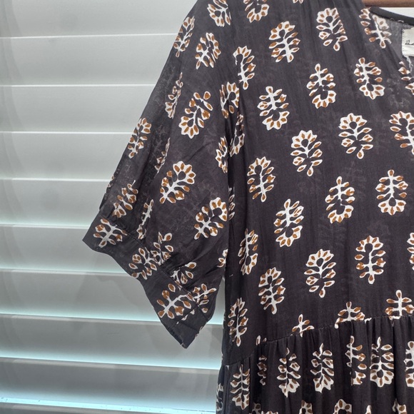 Daughters of India Brown and White Printed v-neck Maxi Dress size small - Picture 4 of 5